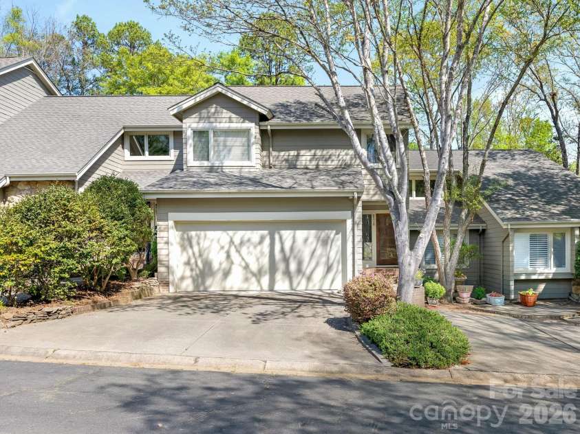 6516 Bentridge Drive, Charlotte, NC 28226.  MLS# CAR4367092, YatesRealty ID 10701. 
