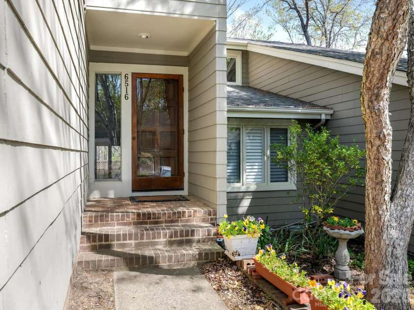 6516 Bentridge Drive, Charlotte, NC 28226.  MLS# CAR4367092, YatesRealty ID 10701. 