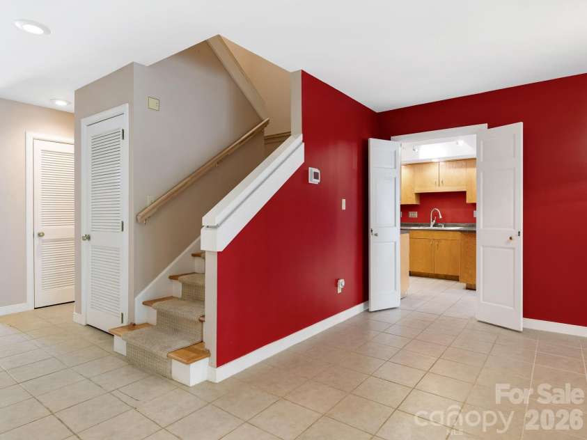 6516 Bentridge Drive, Charlotte, NC 28226.  MLS# CAR4367092, YatesRealty ID 10701. 