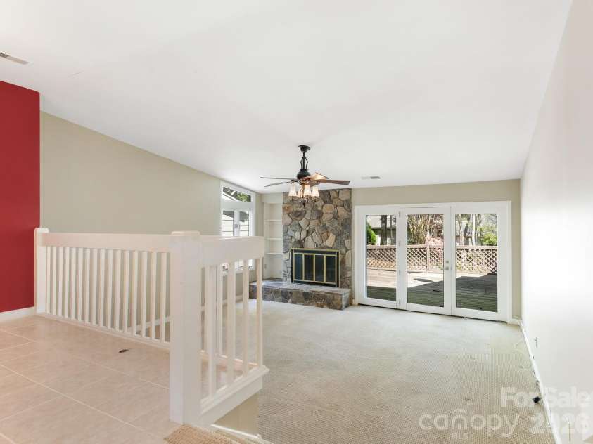 6516 Bentridge Drive, Charlotte, NC 28226.  MLS# CAR4367092, YatesRealty ID 10701. 