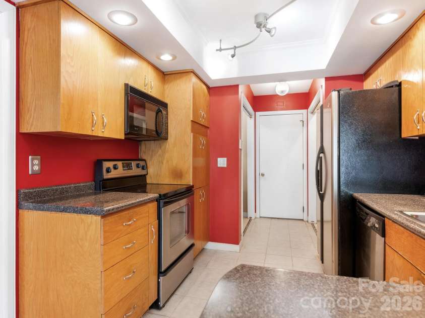 6516 Bentridge Drive, Charlotte, NC 28226.  MLS# CAR4367092, YatesRealty ID 10701. 