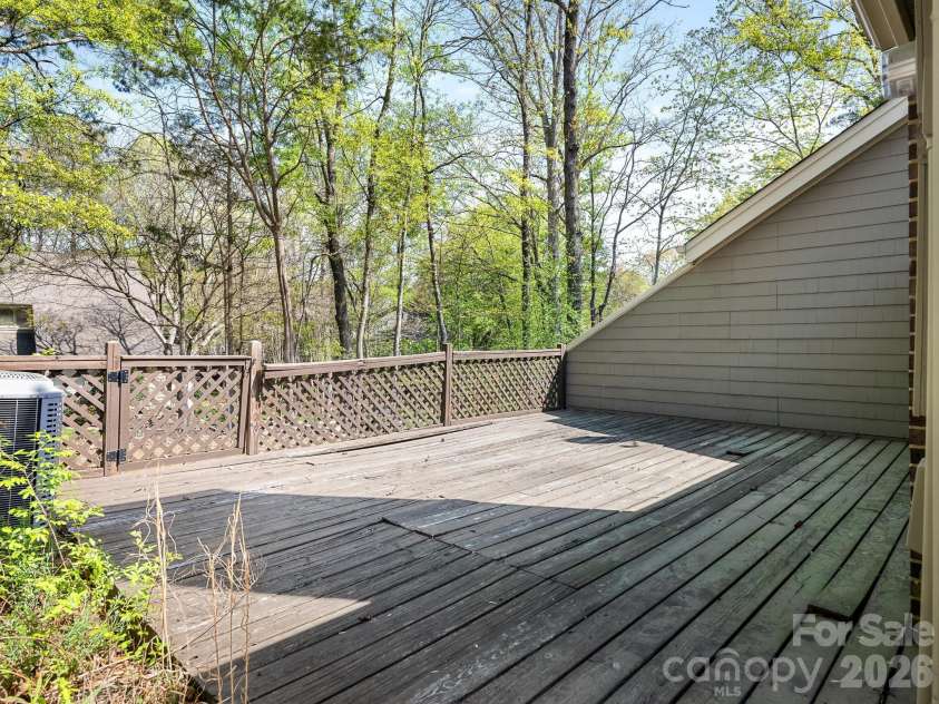 6516 Bentridge Drive, Charlotte, NC 28226.  MLS# CAR4367092, YatesRealty ID 10701. 