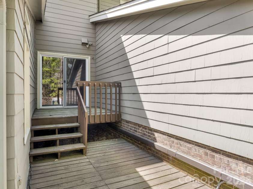 6516 Bentridge Drive, Charlotte, NC 28226.  MLS# CAR4367092, YatesRealty ID 10701. 