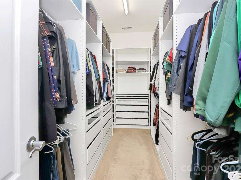 1105 Hoyle Lane, Waxhaw, NC 28173.  MLS# CAR4248556, YatesRealty ID 10702. 