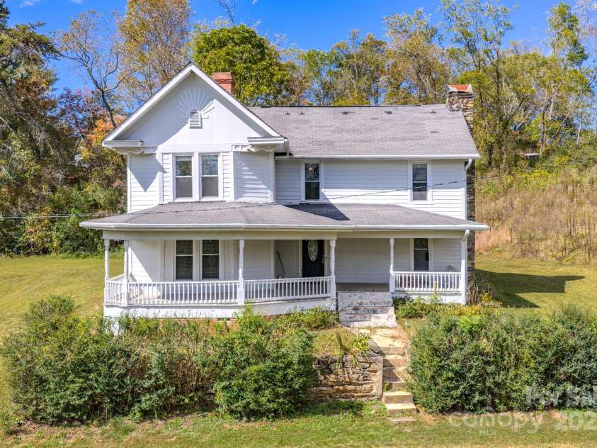 7 Noble Road, Fairview, NC 28730.  MLS# CAR4310894, YatesRealty ID 10702. 