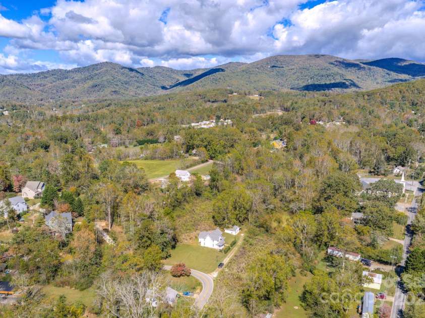 7 Noble Road, Fairview, NC 28730.  MLS# CAR4310894, YatesRealty ID 10702. 