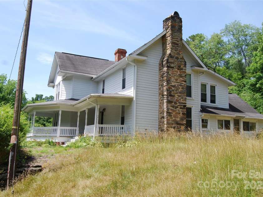 7 Noble Road, Fairview, NC 28730.  MLS# CAR4310894, YatesRealty ID 10702. 