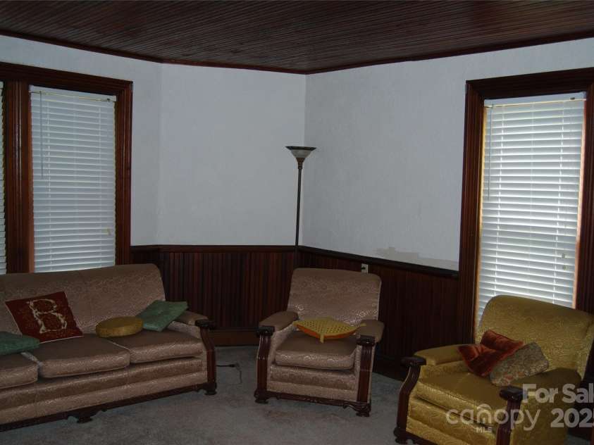 7 Noble Road, Fairview, NC 28730.  MLS# CAR4310894, YatesRealty ID 10702. 