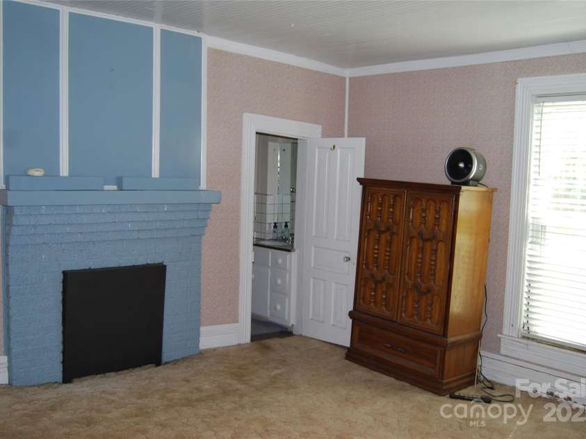 7 Noble Road, Fairview, NC 28730.  MLS# CAR4310894, YatesRealty ID 10702. 