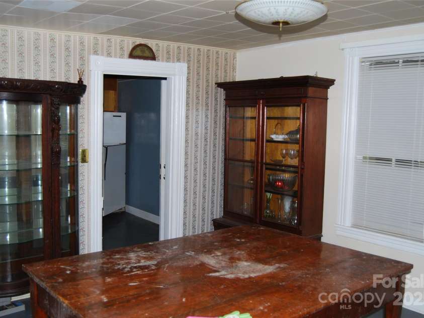 7 Noble Road, Fairview, NC 28730.  MLS# CAR4310894, YatesRealty ID 10702. 