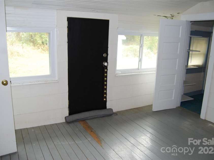 7 Noble Road, Fairview, NC 28730.  MLS# CAR4310894, YatesRealty ID 10702. 