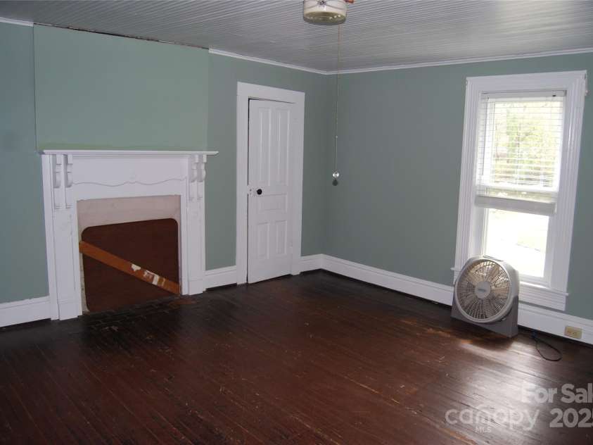 7 Noble Road, Fairview, NC 28730.  MLS# CAR4310894, YatesRealty ID 10702. 