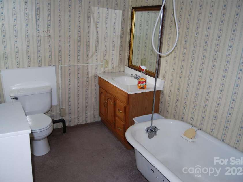 7 Noble Road, Fairview, NC 28730.  MLS# CAR4310894, YatesRealty ID 10702. 