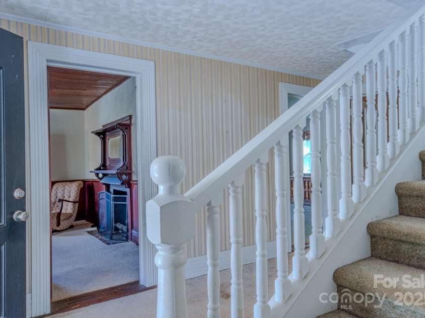 7 Noble Road, Fairview, NC 28730.  MLS# CAR4310894, YatesRealty ID 10702. 