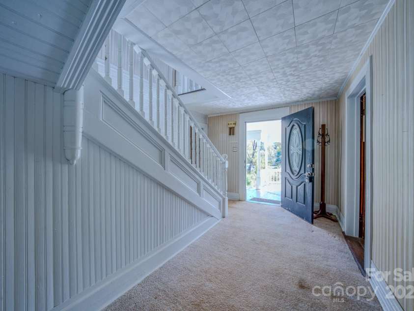 7 Noble Road, Fairview, NC 28730.  MLS# CAR4310894, YatesRealty ID 10702. 