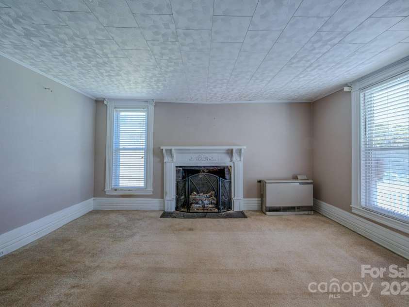 7 Noble Road, Fairview, NC 28730.  MLS# CAR4310894, YatesRealty ID 10702. 