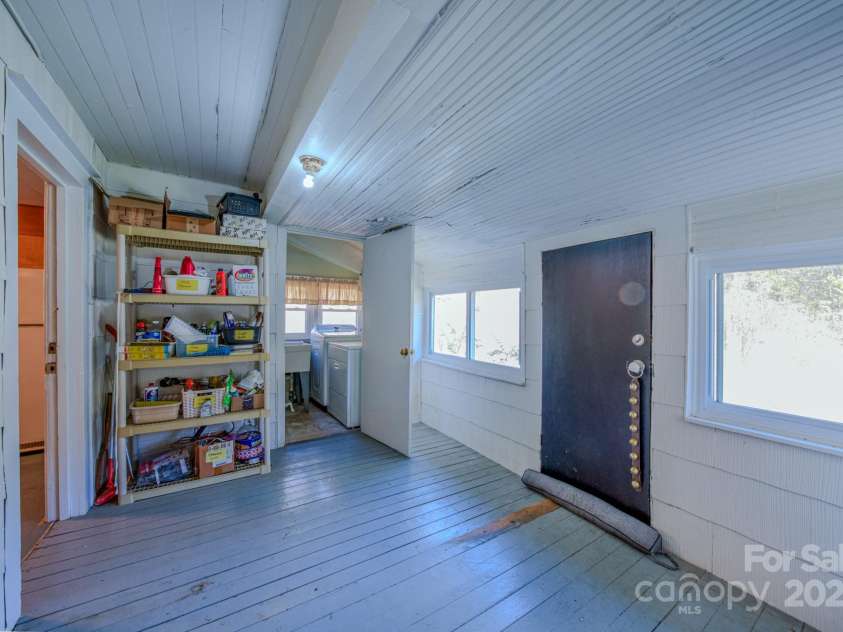 7 Noble Road, Fairview, NC 28730.  MLS# CAR4310894, YatesRealty ID 10702. 