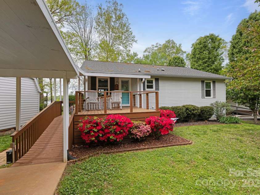 299 Waterway Drive, Lexington, NC 27292.  MLS# CAR4249975, YatesRealty ID 10703. 