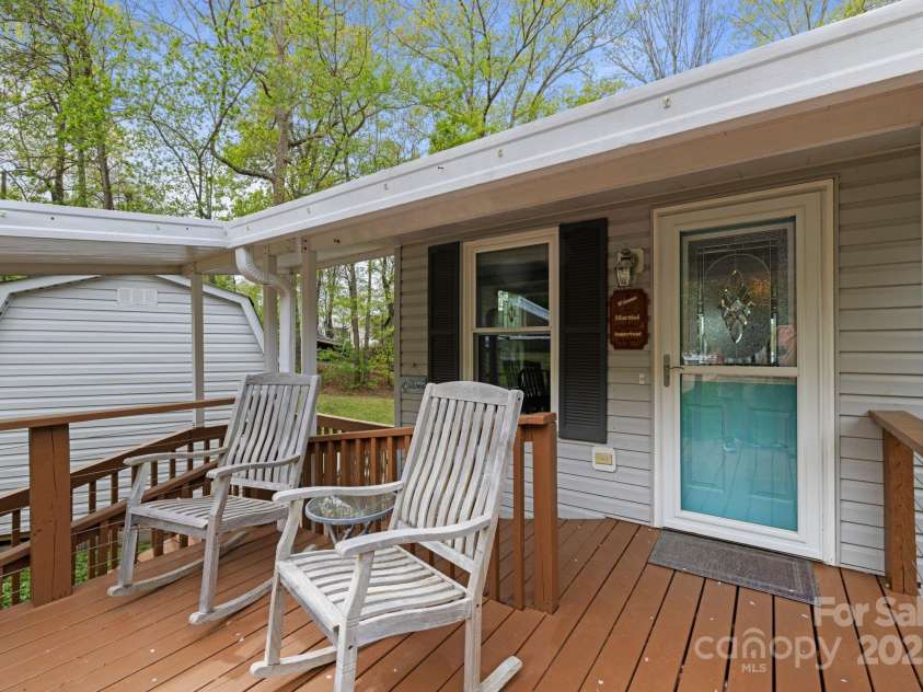 299 Waterway Drive, Lexington, NC 27292.  MLS# CAR4249975, YatesRealty ID 10703. 