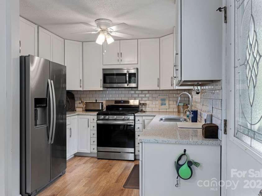 299 Waterway Drive, Lexington, NC 27292.  MLS# CAR4249975, YatesRealty ID 10703. 