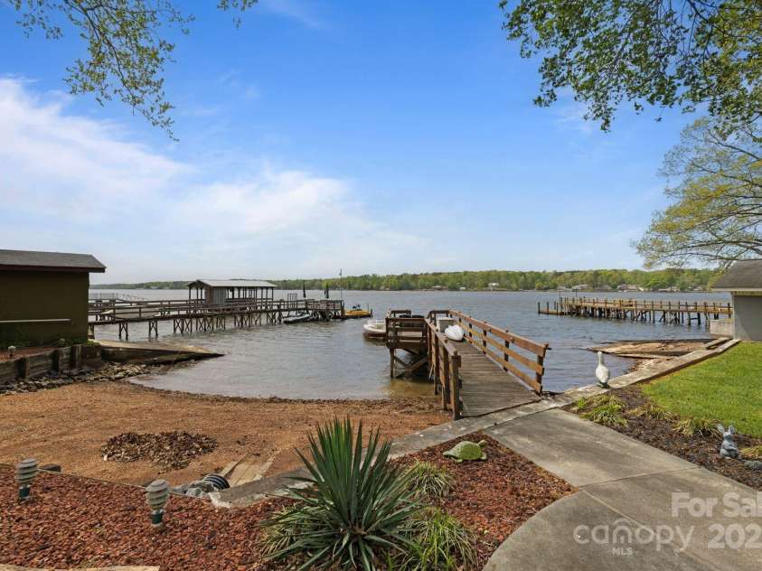 299 Waterway Drive, Lexington, NC 27292.  MLS# CAR4249975, YatesRealty ID 10703. 