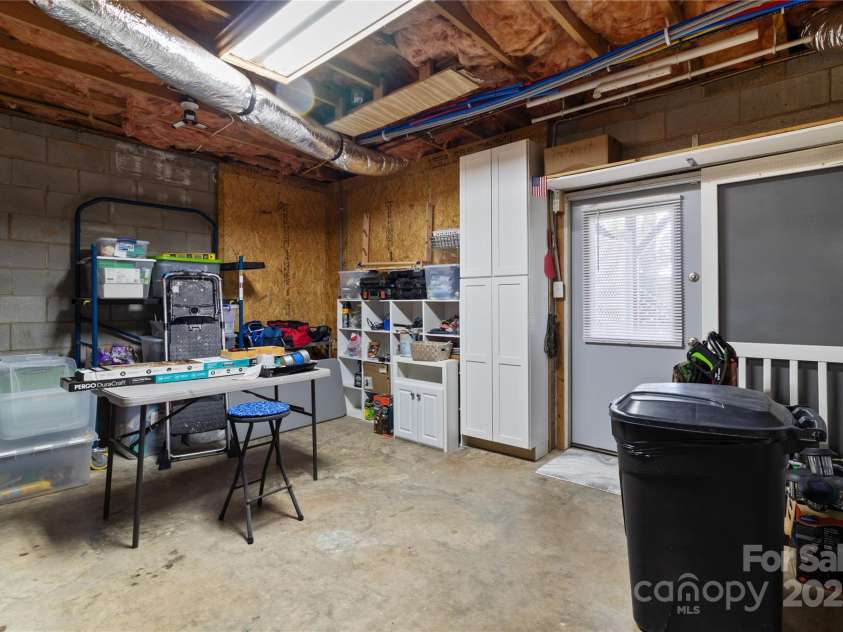 299 Waterway Drive, Lexington, NC 27292.  MLS# CAR4313581, YatesRealty ID 10703. 