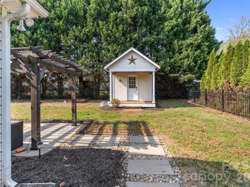 936 Cason Street, Belmont, NC 28012.  MLS# CAR4364697, YatesRealty ID 10703. 
