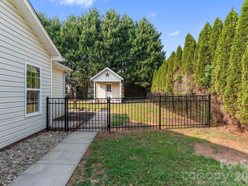 936 Cason Street, Belmont, NC 28012.  MLS# CAR4364697, YatesRealty ID 10703. 
