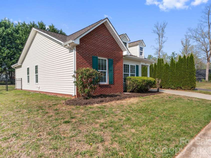 936 Cason Street, Belmont, NC 28012.  MLS# CAR4364697, YatesRealty ID 10703. 
