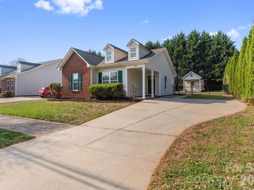936 Cason Street, Belmont, NC 28012.  MLS# CAR4364697, YatesRealty ID 10703. 