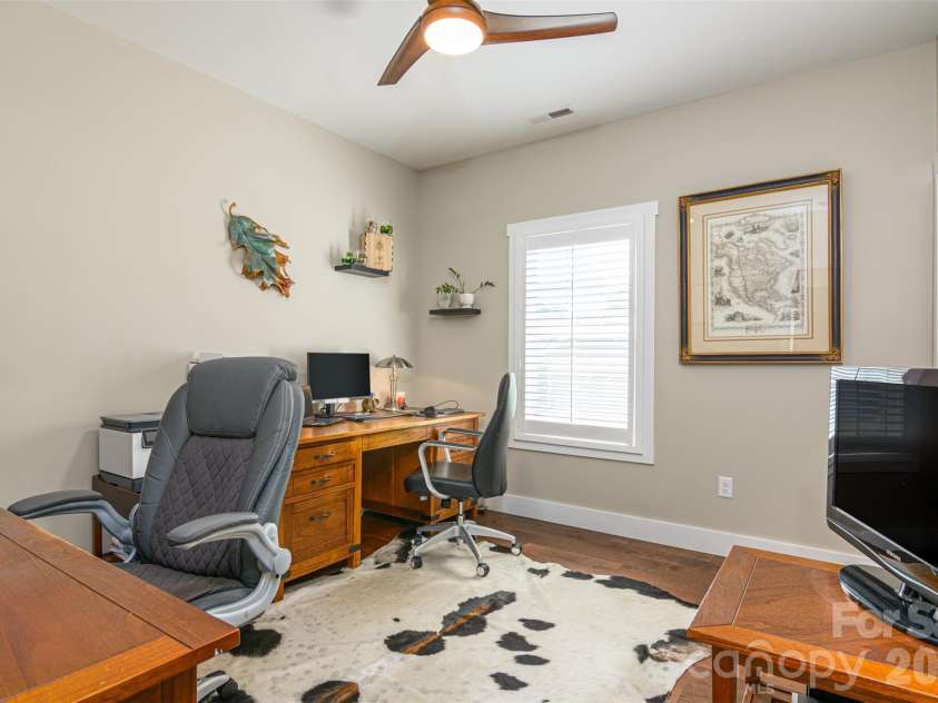 138 Olde Oak Way, Hendersonville, NC 28792.  MLS# CAR4354002, YatesRealty ID 10704. Bedroom 3