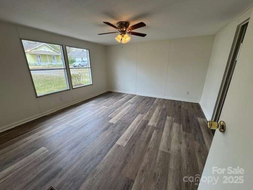 1628 B Avenue, Hickory, NC 28602.  MLS# CAR4243053, YatesRealty ID 10705. 