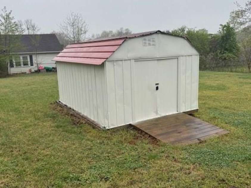 1628 B Avenue, Hickory, NC 28602.  MLS# CAR4243053, YatesRealty ID 10705. 