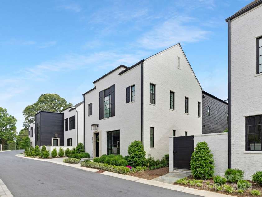 9020 Tynecastle Commons Court, Charlotte, NC 28226.  MLS# CAR4247003, YatesRealty ID 10706. 