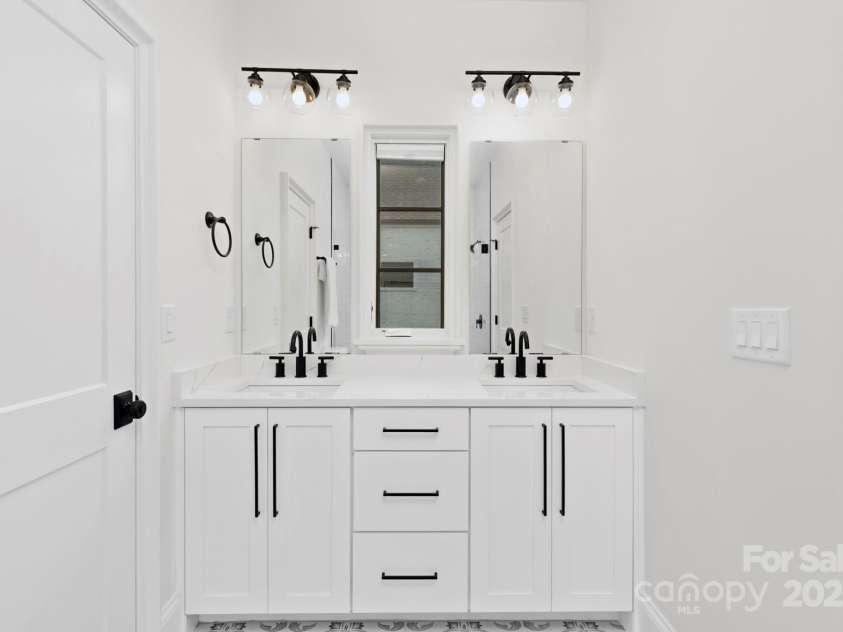 9020 Tynecastle Commons Court, Charlotte, NC 28226.  MLS# CAR4247003, YatesRealty ID 10706. 