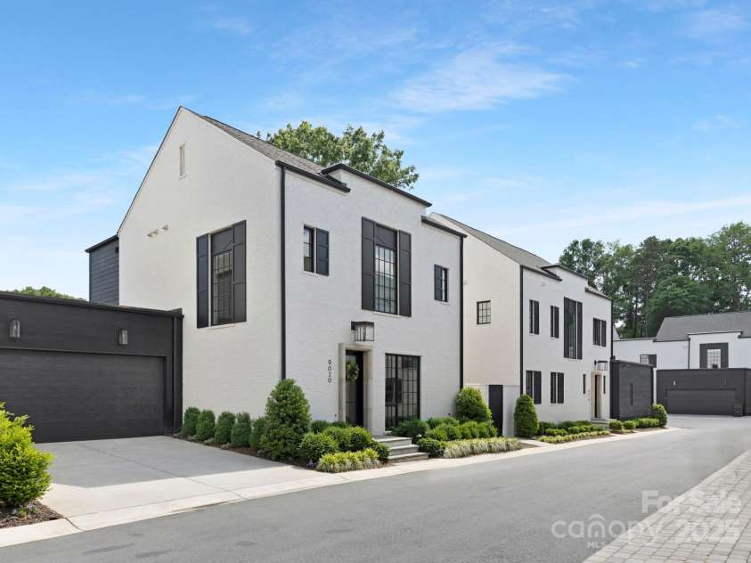 9020 Tynecastle Commons Court, Charlotte, NC 28226.  MLS# CAR4247003, YatesRealty ID 10706. 