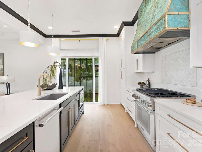9020 Tynecastle Commons Court, Charlotte, NC 28226.  MLS# CAR4247003, YatesRealty ID 10706. 