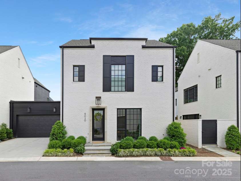 9020 Tynecastle Commons Court, Charlotte, NC 28226.  MLS# CAR4247003, YatesRealty ID 10706. 