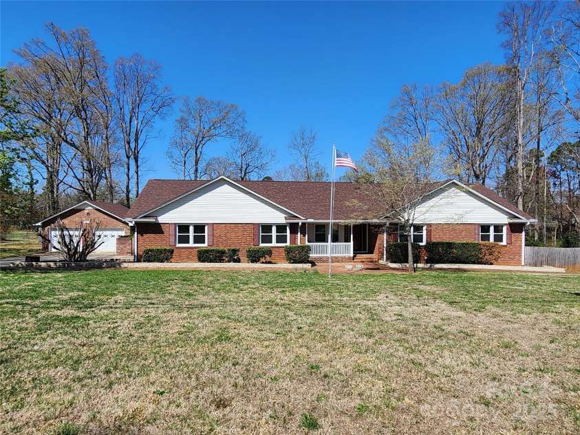 1301 Huckleberry Drive, Lincolnton, NC 28092.  MLS# CAR4238285, YatesRealty ID 10707. 