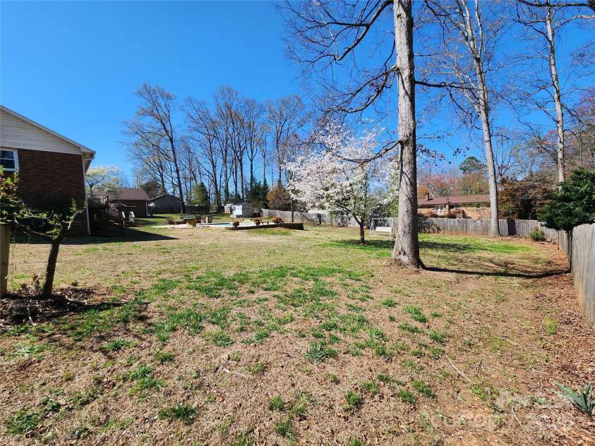 1301 Huckleberry Drive, Lincolnton, NC 28092.  MLS# CAR4238285, YatesRealty ID 10707. 