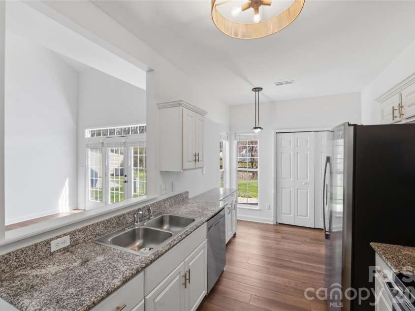 1320 Anthem Court, Charlotte, NC 28205.  MLS# CAR4357960, YatesRealty ID 10707. 