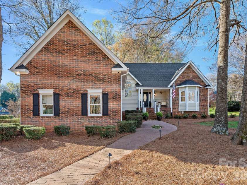 134 Lawrence Tee Lane, Mooresville, NC 28117.  MLS# CAR4359294, YatesRealty ID 10708. 
