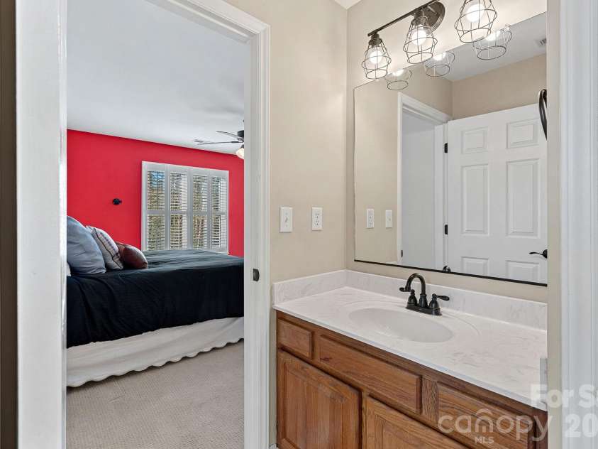 134 Lawrence Tee Lane, Mooresville, NC 28117.  MLS# CAR4359294, YatesRealty ID 10708. 