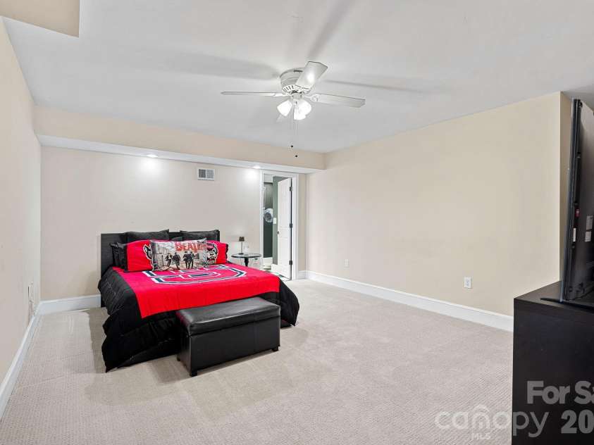 134 Lawrence Tee Lane, Mooresville, NC 28117.  MLS# CAR4359294, YatesRealty ID 10708. 
