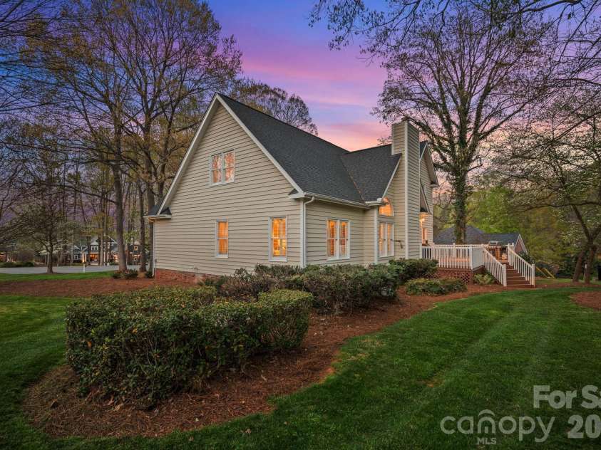 134 Lawrence Tee Lane, Mooresville, NC 28117.  MLS# CAR4359294, YatesRealty ID 10708. 