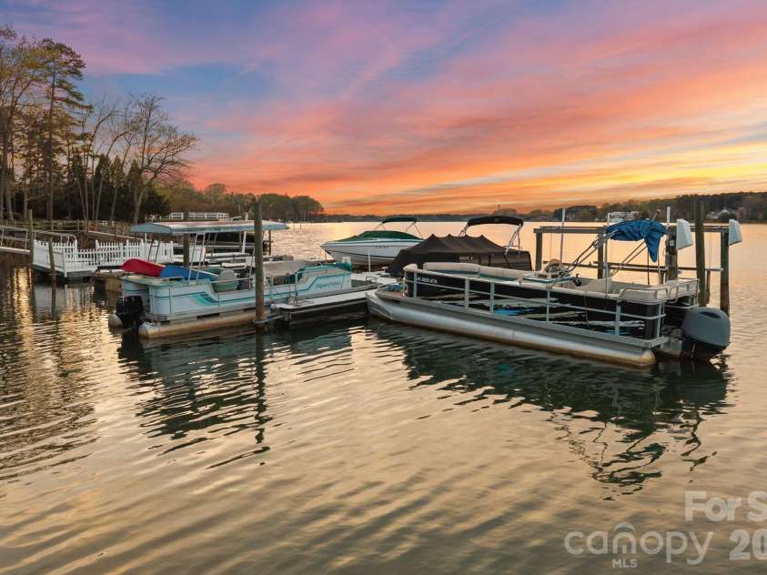 134 Lawrence Tee Lane, Mooresville, NC 28117.  MLS# CAR4359294, YatesRealty ID 10708. 