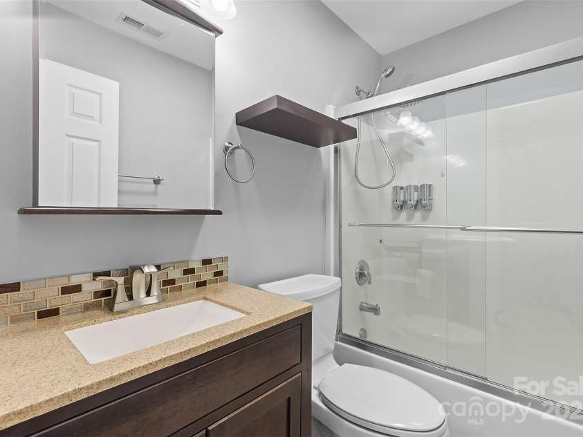 3744 Leela Palace Way, Fort Mill, SC 29708.  MLS# CAR4252438, YatesRealty ID 10708. Bathroom #2