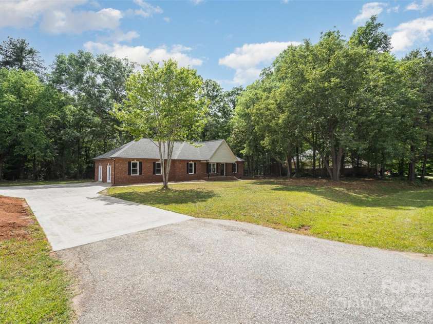 1513 White Ridge Drive, Rock Hill, SC 29732.  MLS# CAR4253408, YatesRealty ID 10709. 