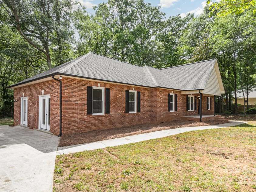 1513 White Ridge Drive, Rock Hill, SC 29732.  MLS# CAR4253408, YatesRealty ID 10709. 