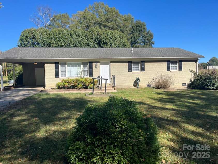 104 Edison Street, Kings Mountain, NC 28086.  MLS# CAR4319437, YatesRealty ID 1071. 